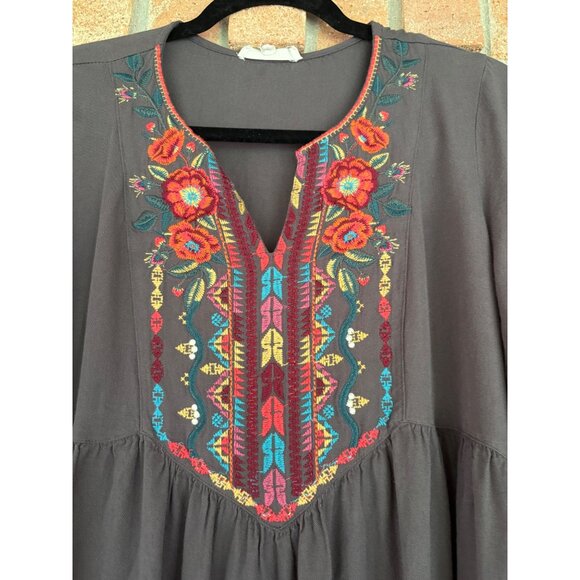 Bohemian Style Gray Tunic Dress With Embroidered Floral Details & Balloon Sleeve - Picture 4 of 10